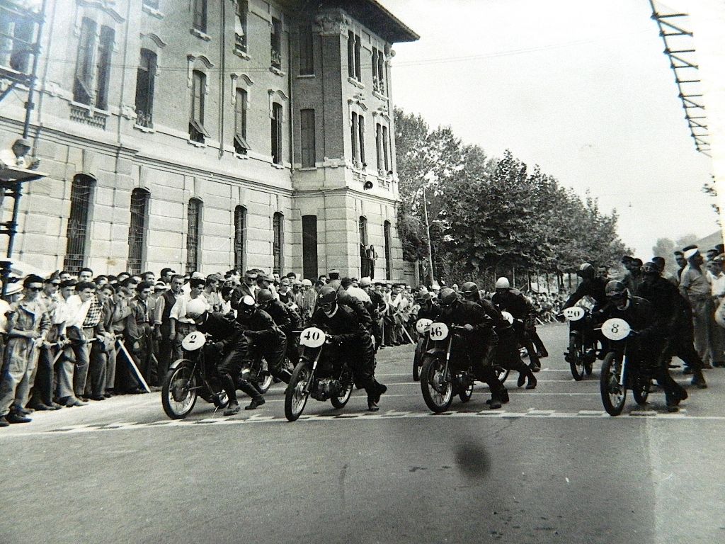 Gara motociclistica. Anno?
