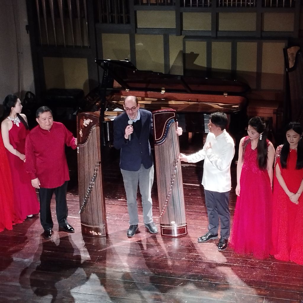 Armonia di guzheng sulla via della seta