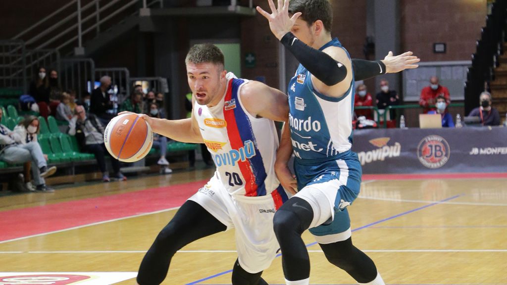 La JBM costretta ad inseguire nel derby con Biella. 25-34 il parziale dopo il primo tempo