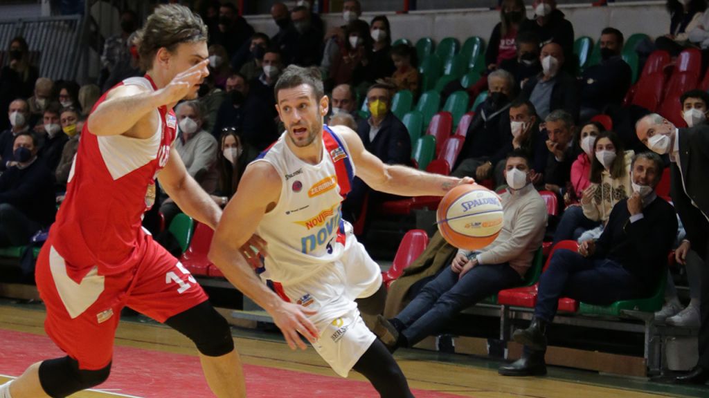 A Ferrara la Novipiù è sotto di due all'intervallo di metà match: 40-38