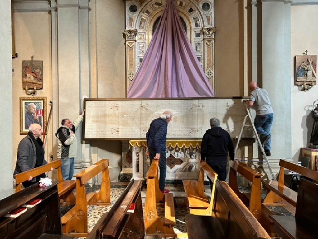 Esposta la copia della Sindone