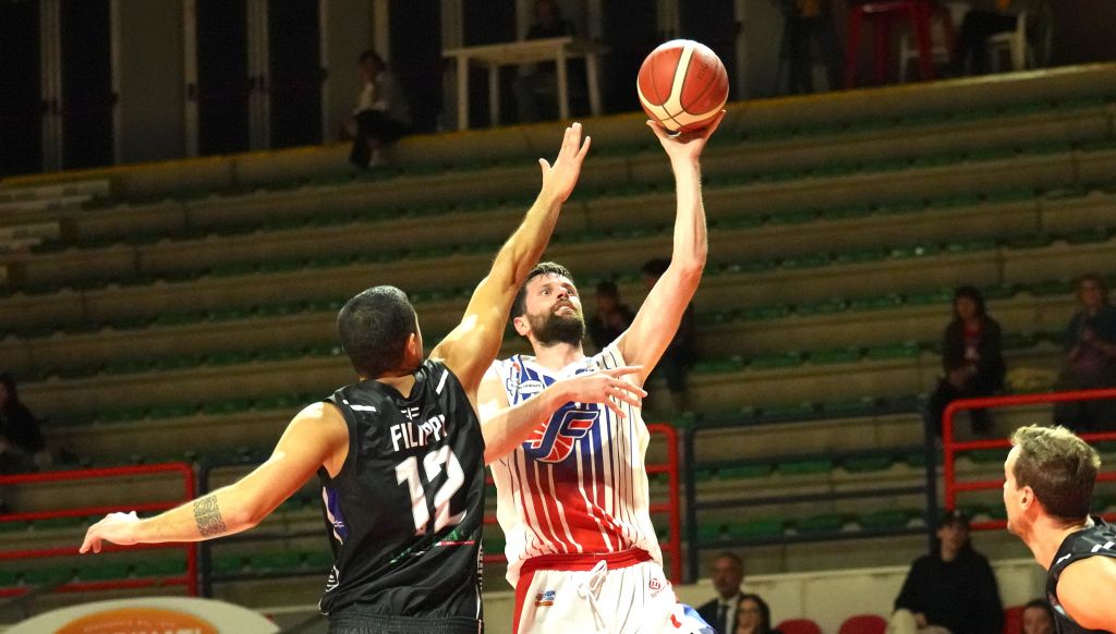 La Junior cede a Piombino nell'anticipo: 71-84