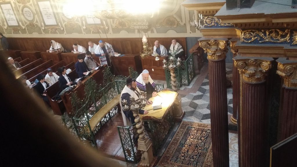 Tefillah alla Sinagoga di Casale