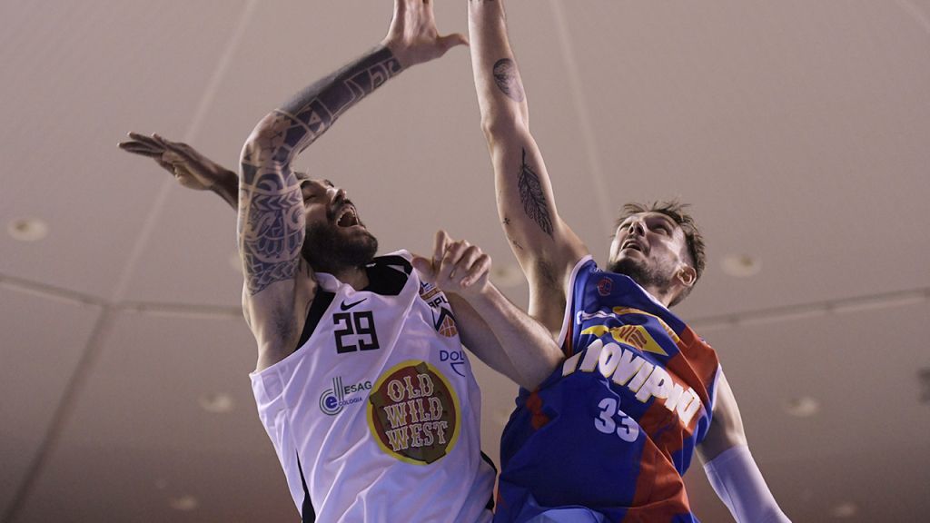 In gara-1 a Scafati la Novipiù è sotto 37-30 all'intervallo di metà match