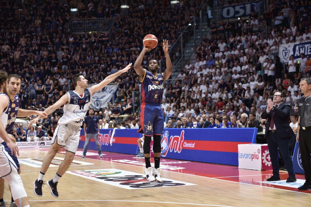 All’intervallo la Novipiù è avanti 24-52 in gara-4 della semifinale playoff