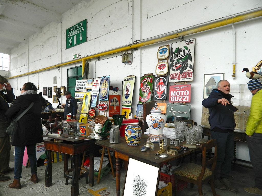 Curiosità all'antiquariato