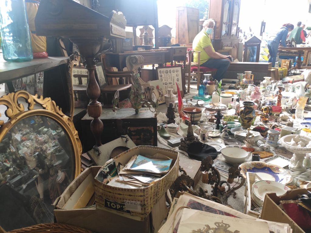 Domenica 11: antiquariato