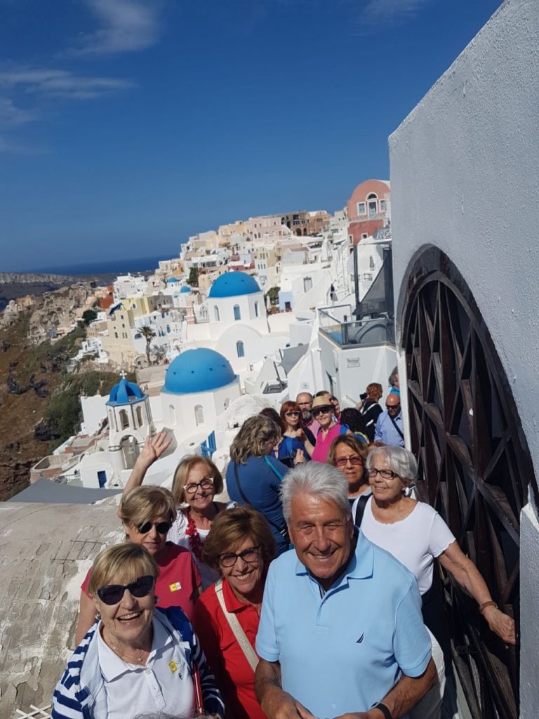 Crocieristi a Santorini