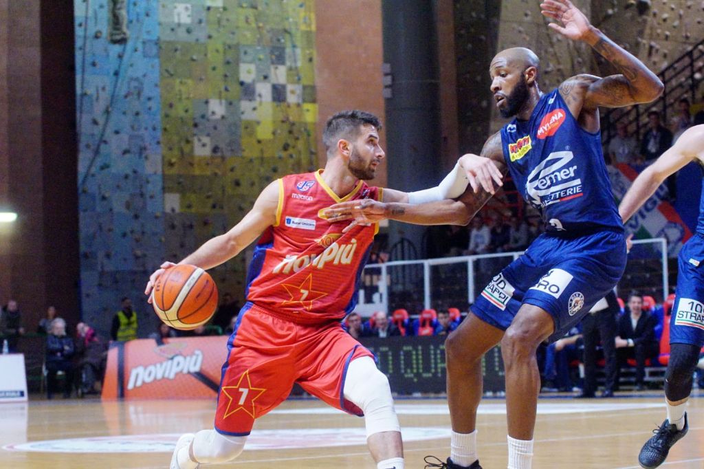 A metà partita Novipiù in vantaggio su Treviglio 49-35