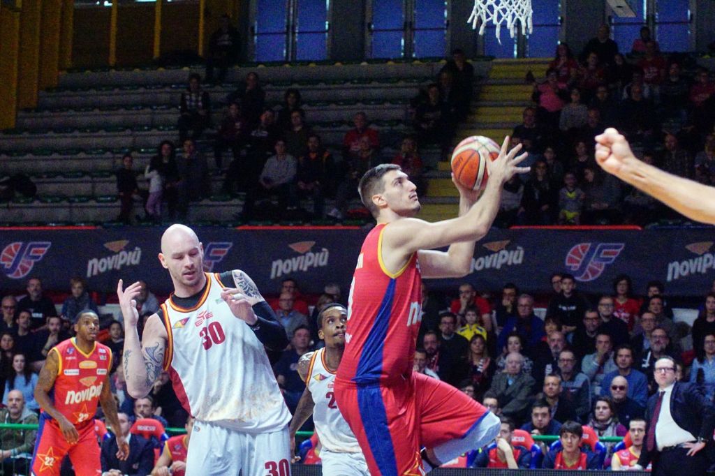 Vittoria numero 17 per la Novipiù che regola la Virtus Roma 73-62