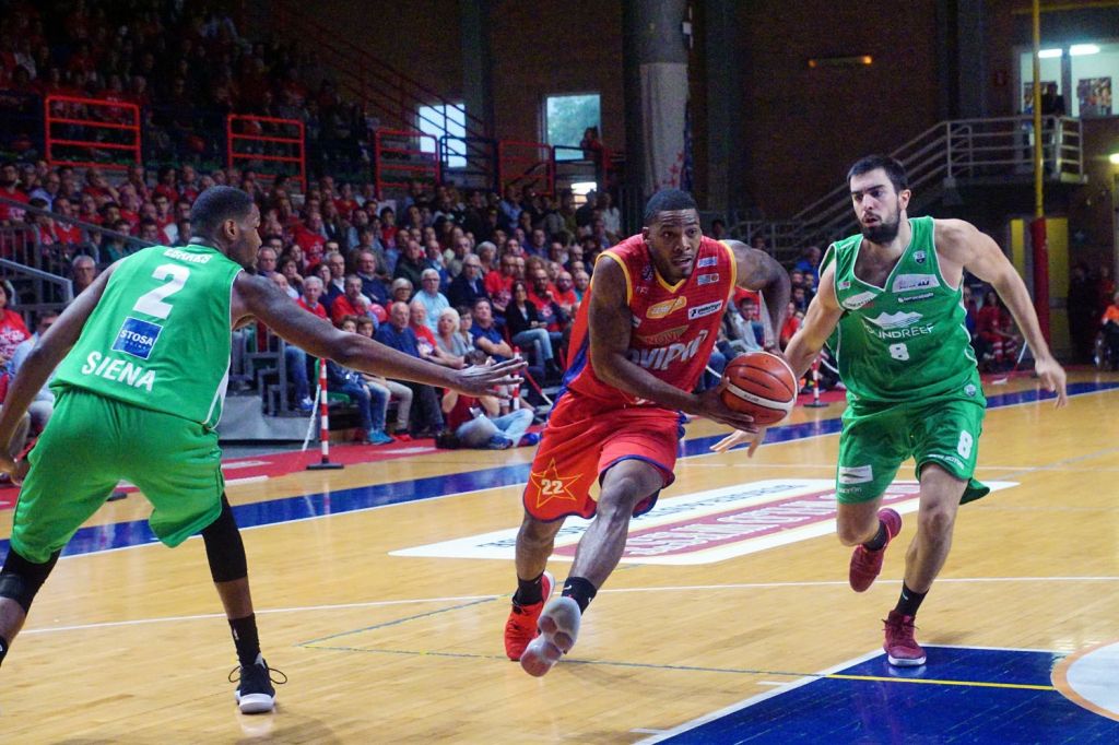 Impresa della Novipiù che vince a Roma 62-78