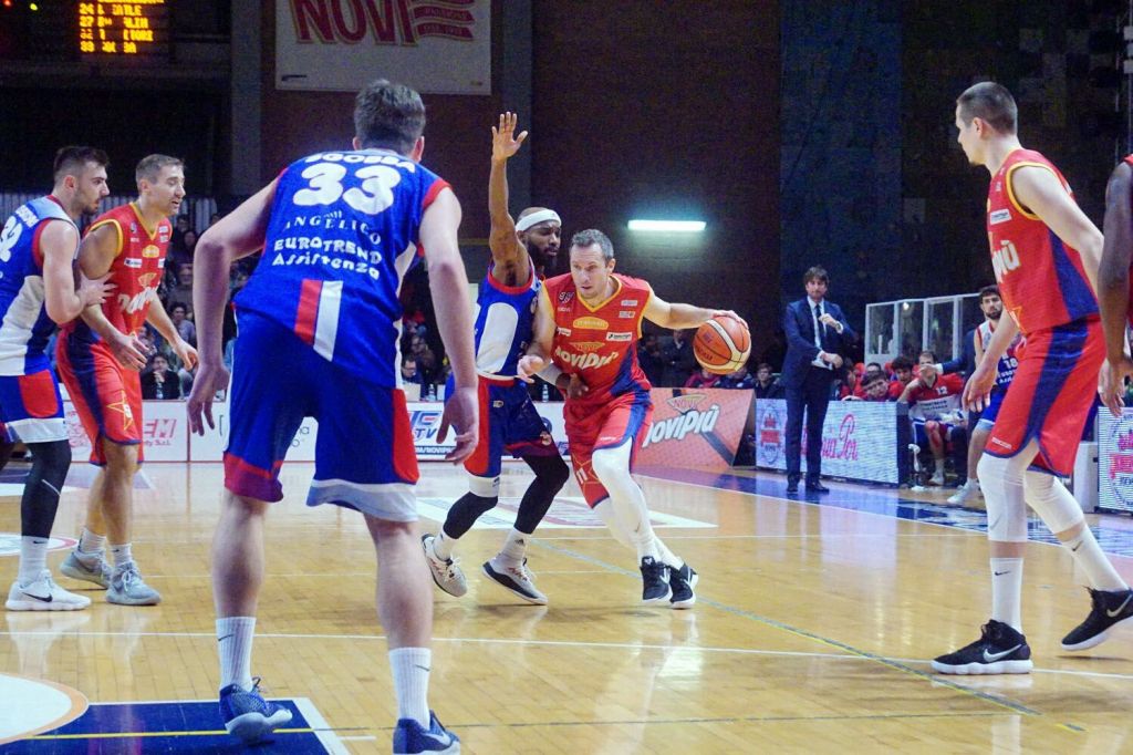 Nel derby di Biella la Novipiù insegue 47-38 a metà partita