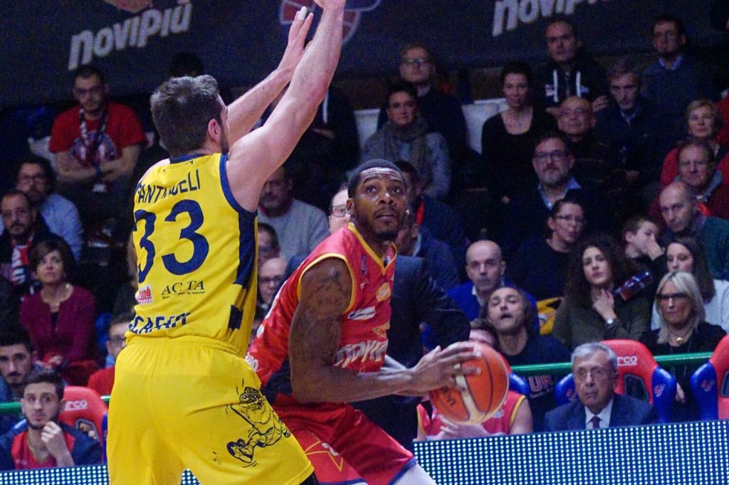 La Novipiù vince a Scafati (66-75) e termina la regular season al primo posto nel Girone Ovest