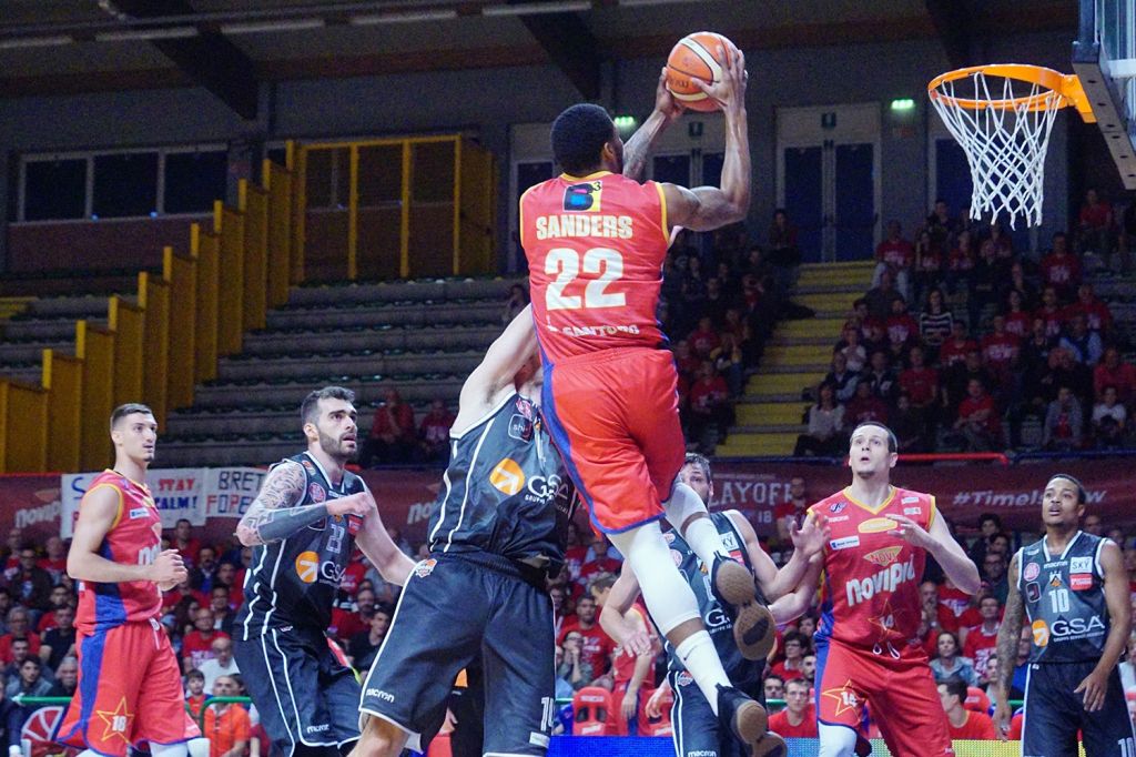 Una strepitosa Novipiù travolge Udine nella gara-2 dei quarti: 81-61