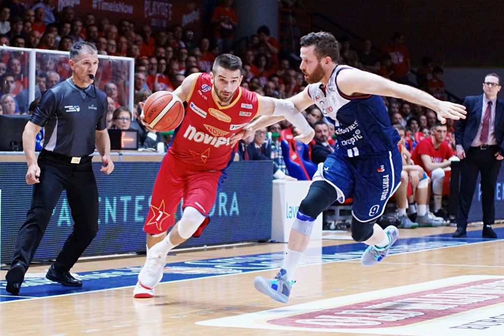 In gara-2 Novipiù in vantaggio 38-33 su Bologna all'intervallo di metà partita