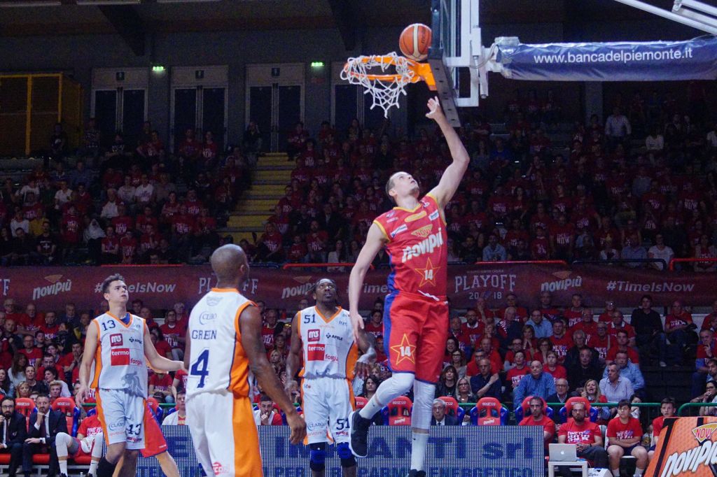 Finale play-off: all'intervallo di metà match Novipiù in vantaggio 37-43 su Trieste in gara-1