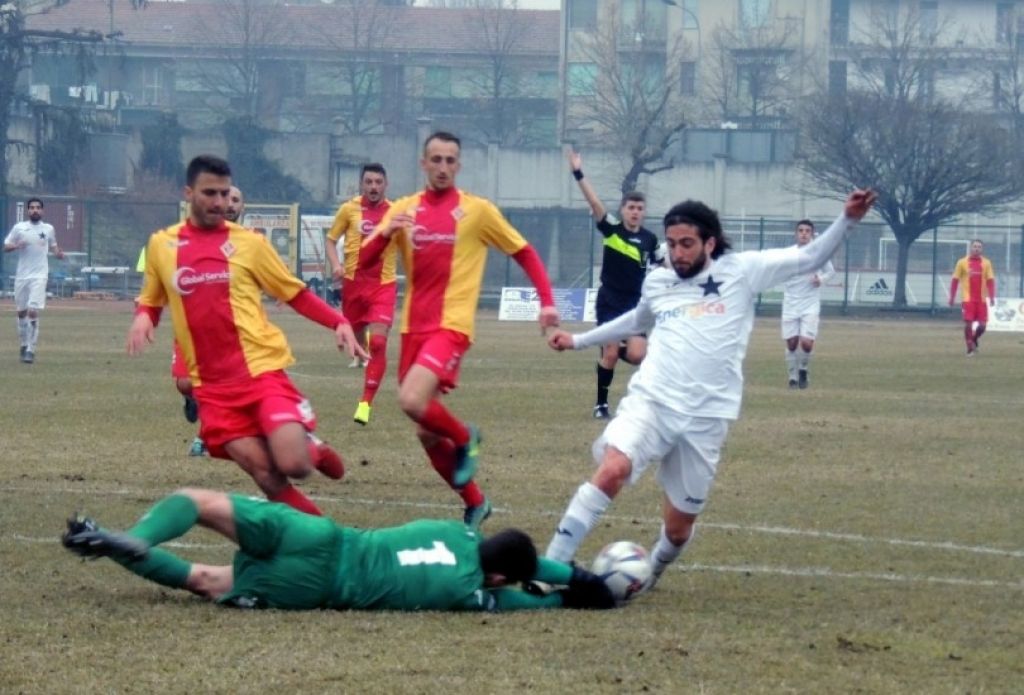 Il gol di Marioli decide il match di Inveruno: i padroni di casa si aggiudicano il recupero della 22ma giornata