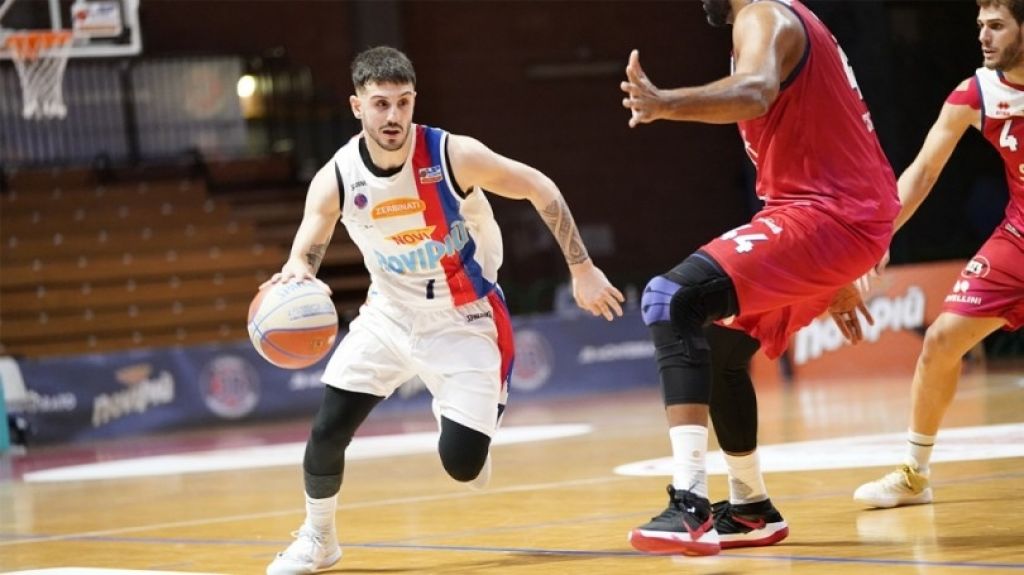 Il primo tempo del match del PalaAgnelli fra la BB14 e la Novipiù termina 46-41