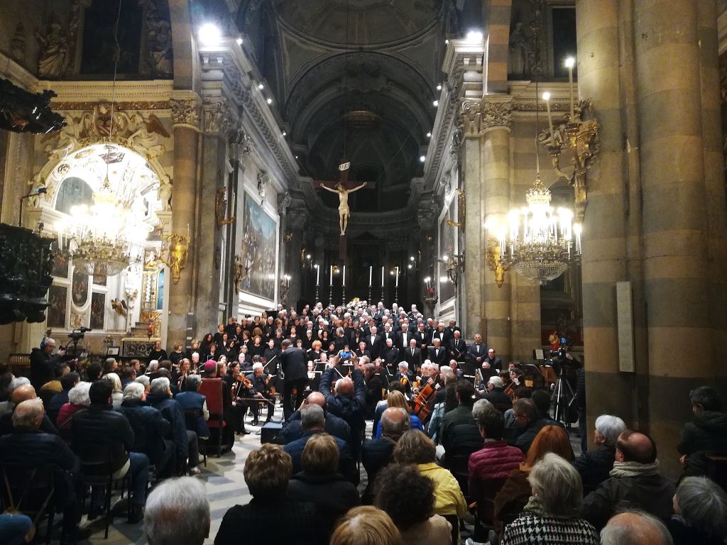 San Domenico è strapiena per i 550 anni della Diocesi